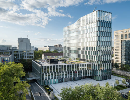 Kleiderwechsel fürs Bürohochhaus: Umbau in Düsseldorf von Caspar Schmitz-Morkramer