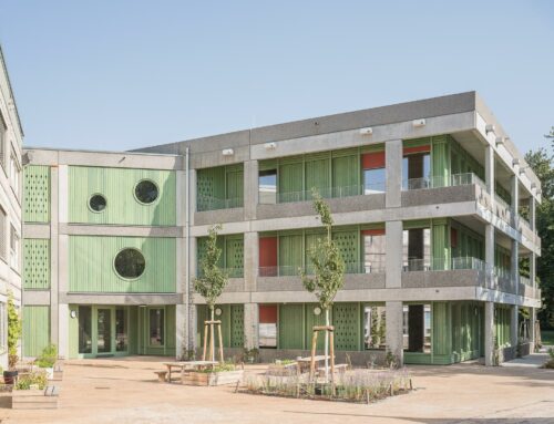 Erweiterung um 45 Grad: Kita in Berlin von Therese Strohe Michael Ullrich Architekten mit D+S Architekten