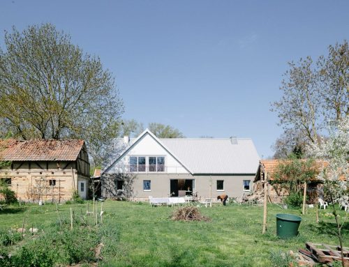 Viele unter einem Dach: Wohnhausumbau von c/o now in der Uckermark
