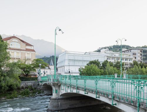 Aufgestockt und eingehüllt: Hotelerweiterung in Meran von feld72
